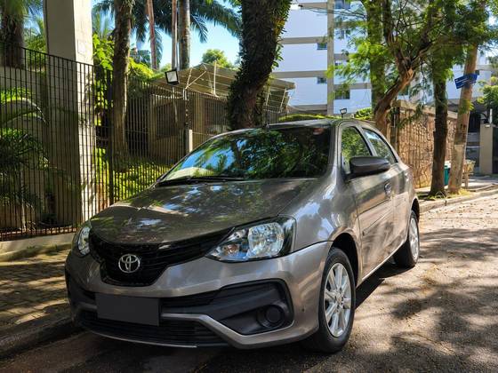 TOYOTA ETIOS 1.5 X PLUS 16V FLEX 4P AUTOMÁTICO TOYOTA ETIOS 1.5 X PLUS 16V FLEX 4P AUTOMÁTICO